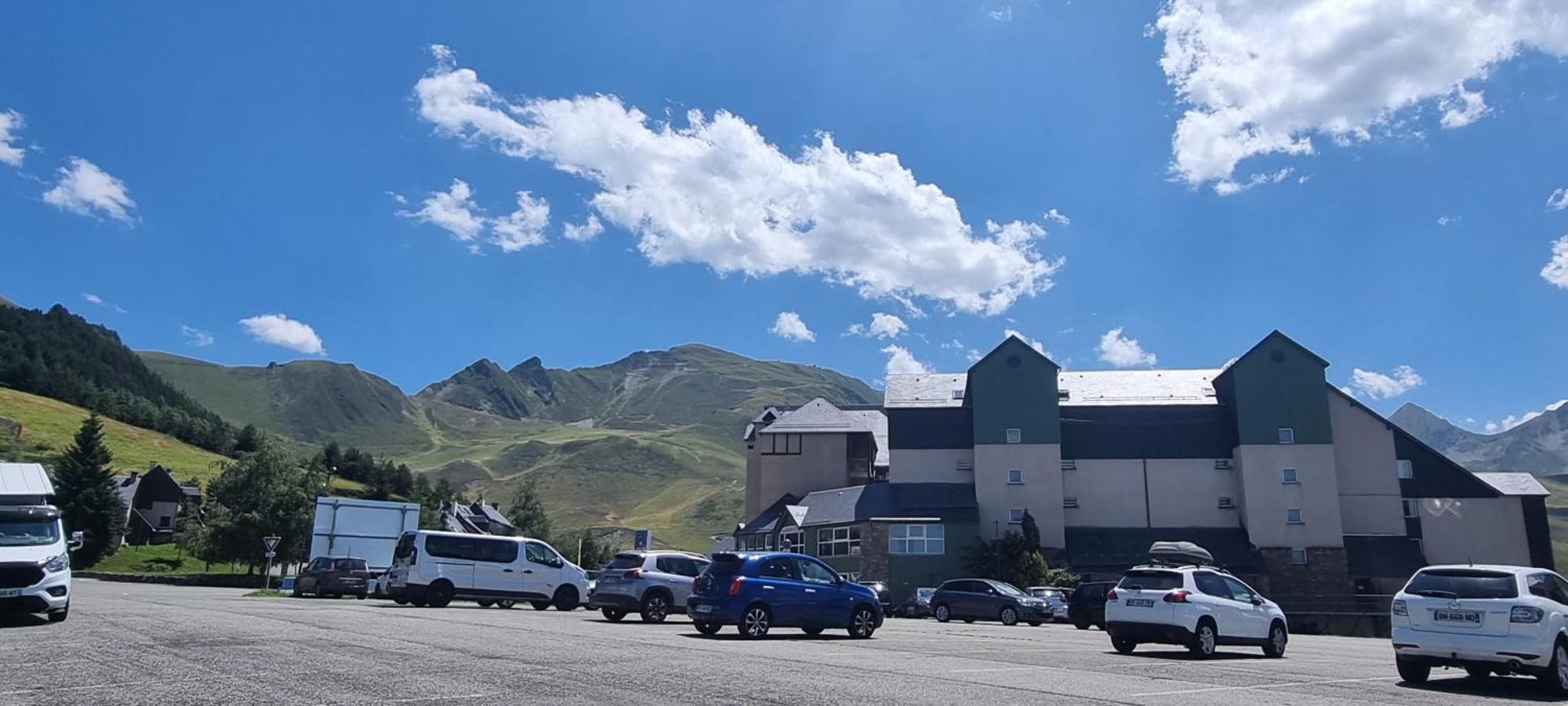 Le Louchonnais, T2, Wifi, 4 Personnes Daire Bagnères-de-Luchon Dış mekan fotoğraf
